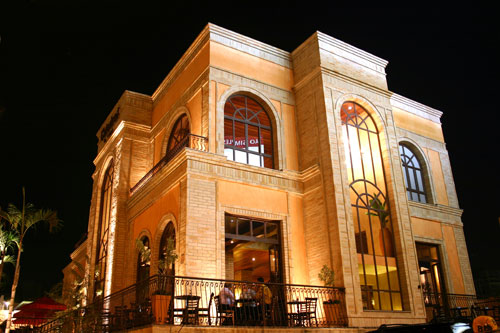 Restaurantes aproveitam feriado para recuperar prejuízo