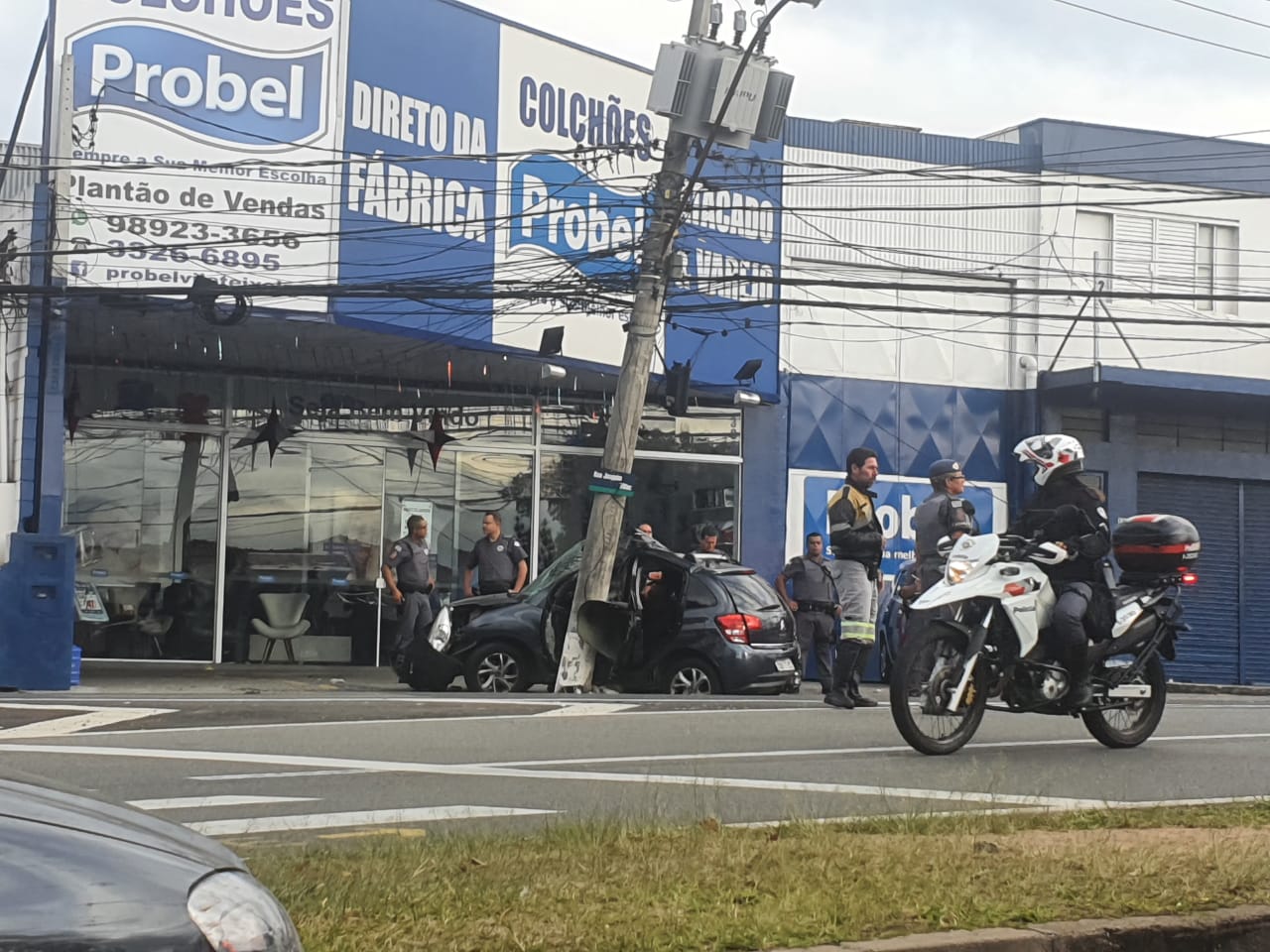 Suspeito bate o carro e morre durante fuga em Campinas