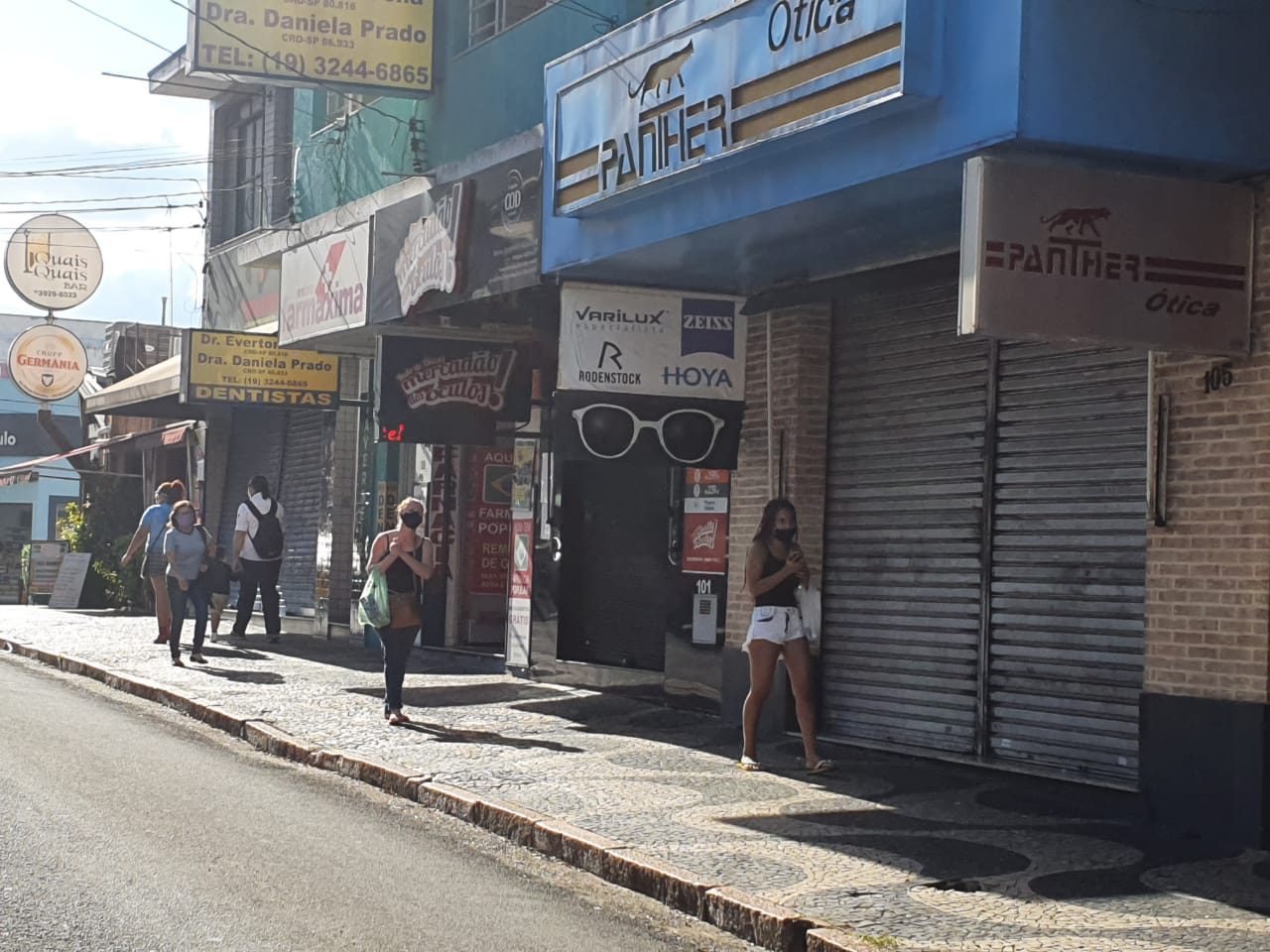 Fechamento de lojas divide opiniões em Valinhos