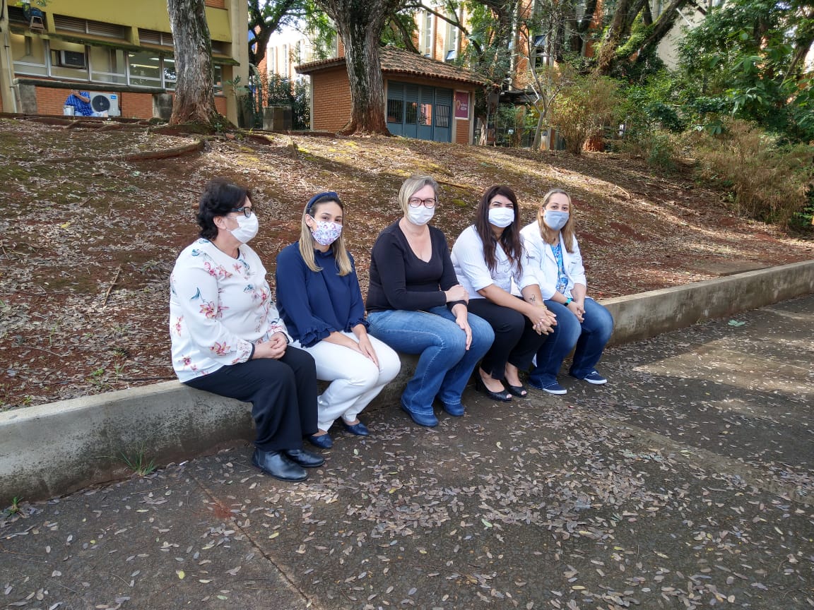 Leitura de cartas no HC anima pacientes com covid-19