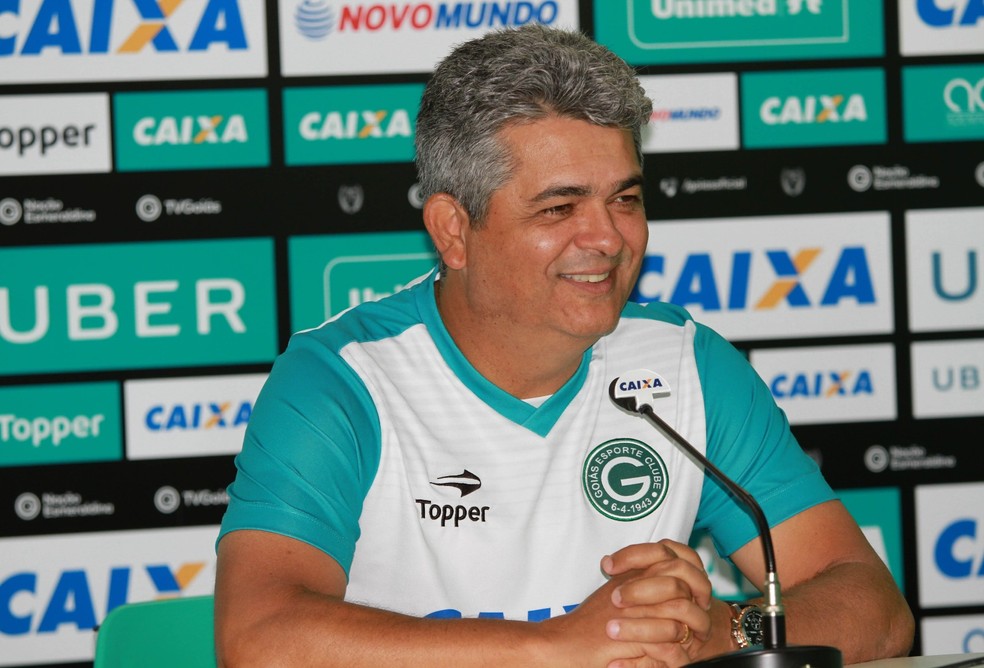 Ney Franco analisa possível volta do futebol brasileiro