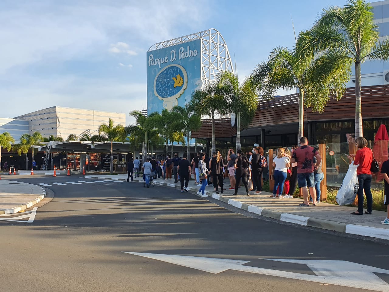 Shoppings alteram horário de funcionamento