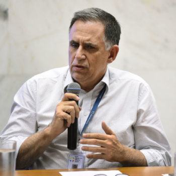 Platô em Campinas e casos graves em obesos