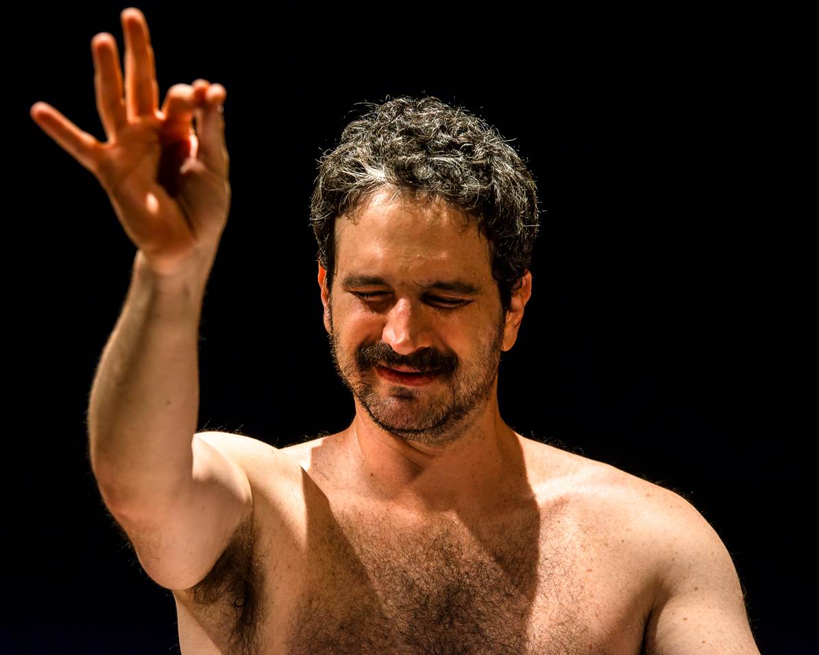 Sesc apresenta monólogo de Caco Ciocler