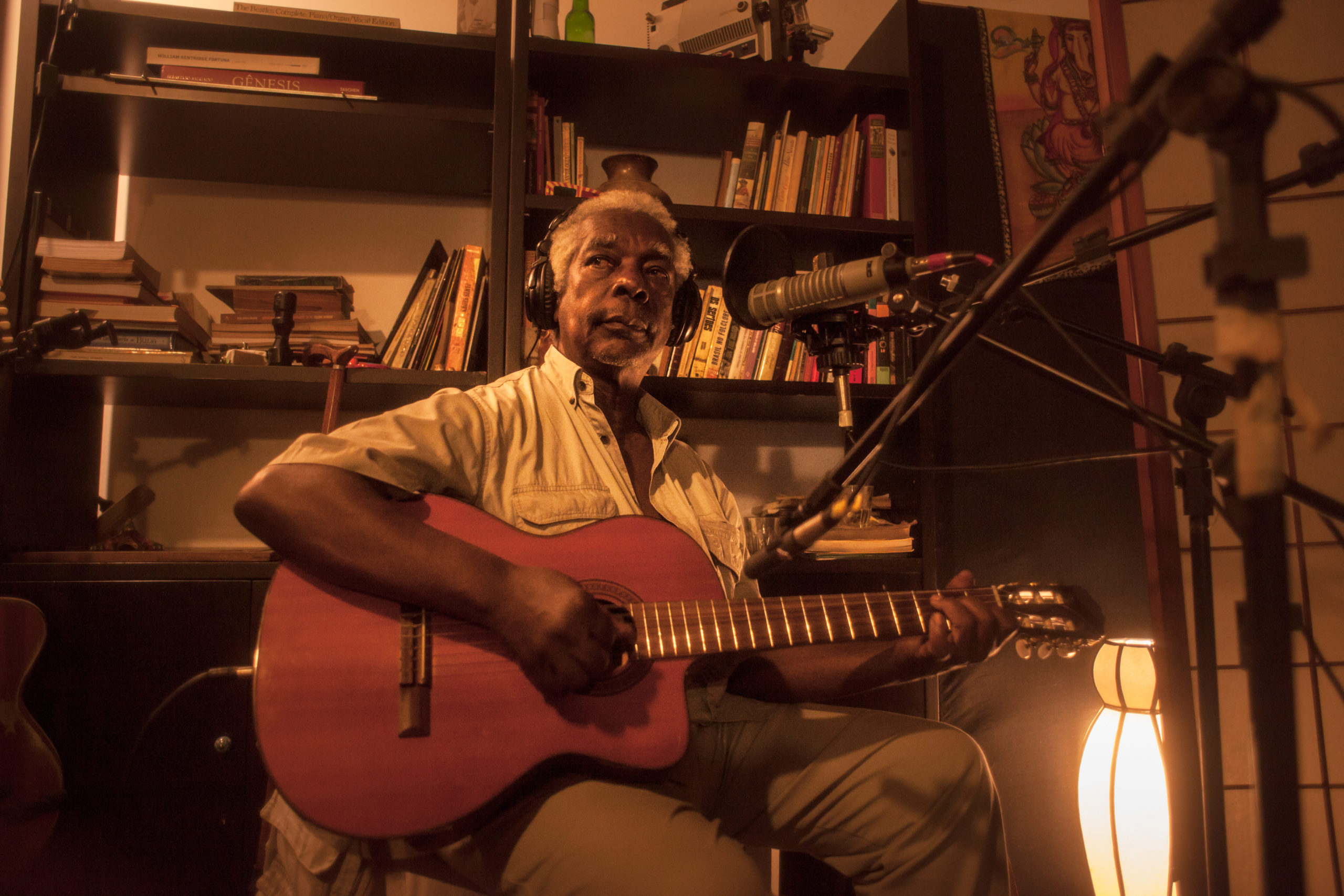 Mateus Aleluia se apresenta on-line neste final de semana