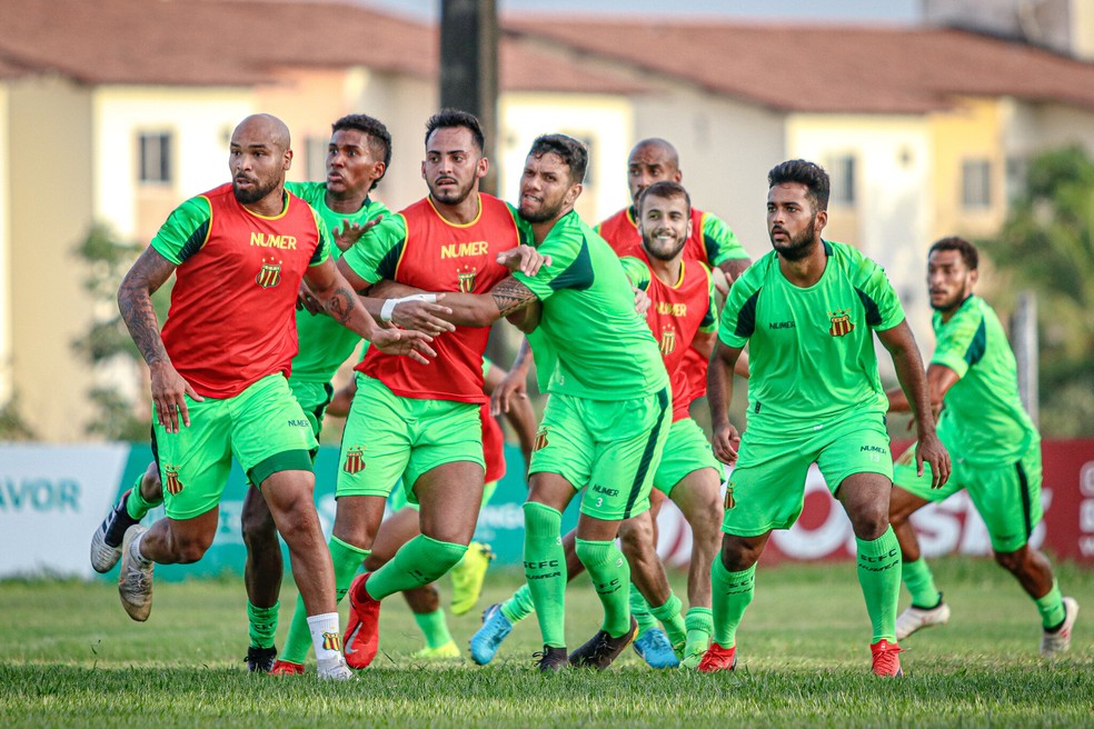 Devido à covid-19, jogo Sampaio Corrêa x Figueirense é adiado
