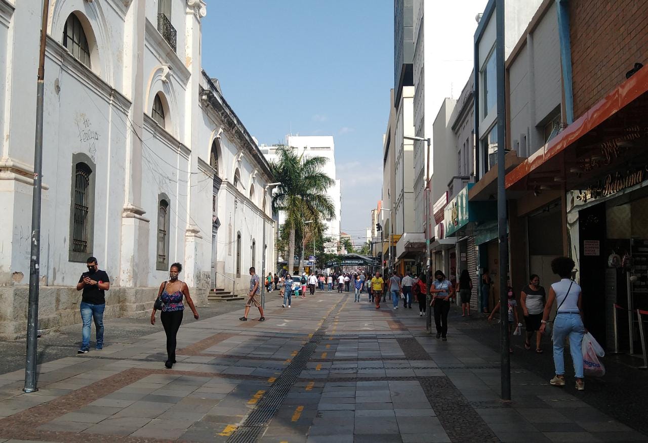 Primeira sexta na fase amarela tem fluxo grande