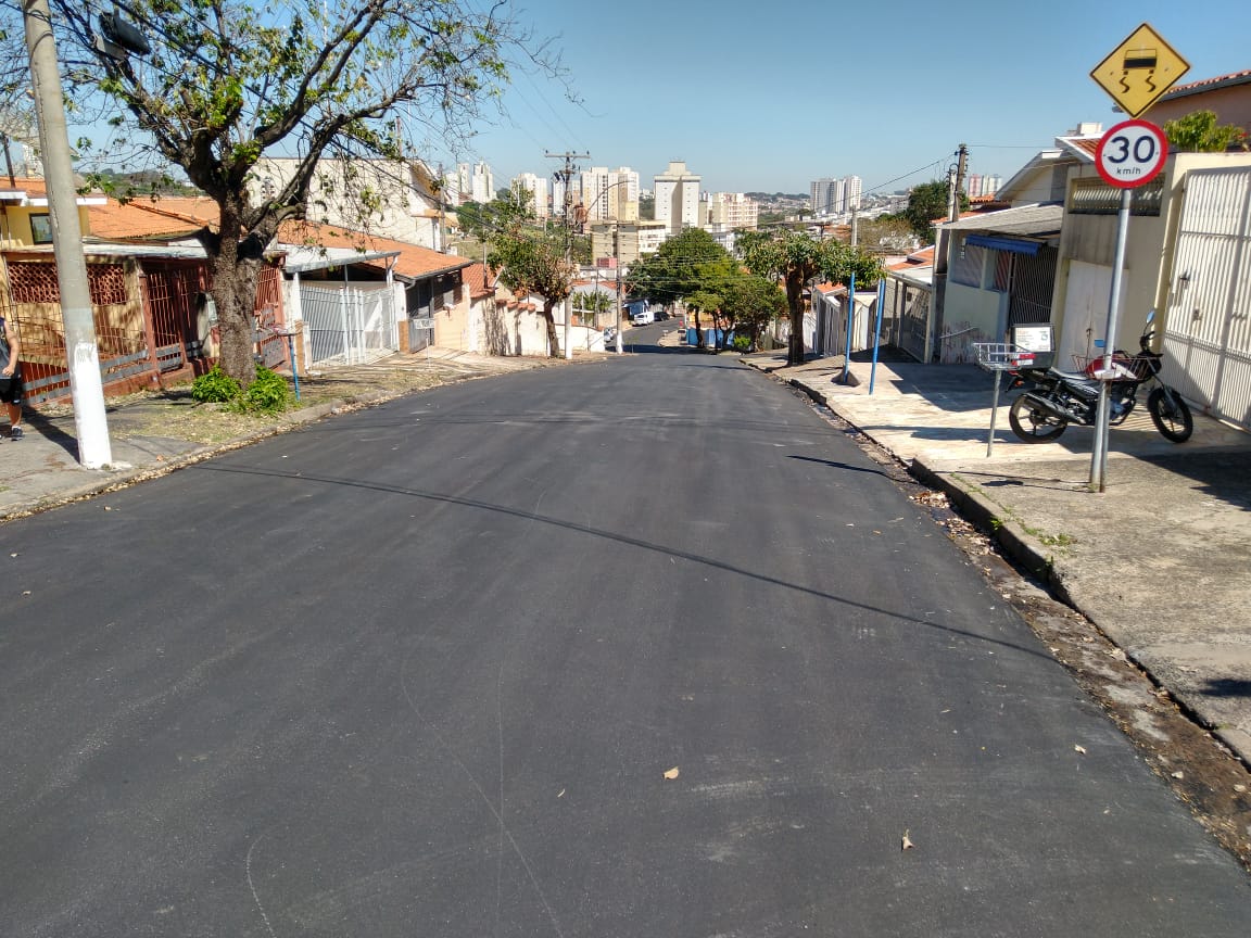 Asfalto em rua da Vila Industrial divide opiniões