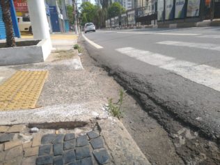 falta de acessibilidade 