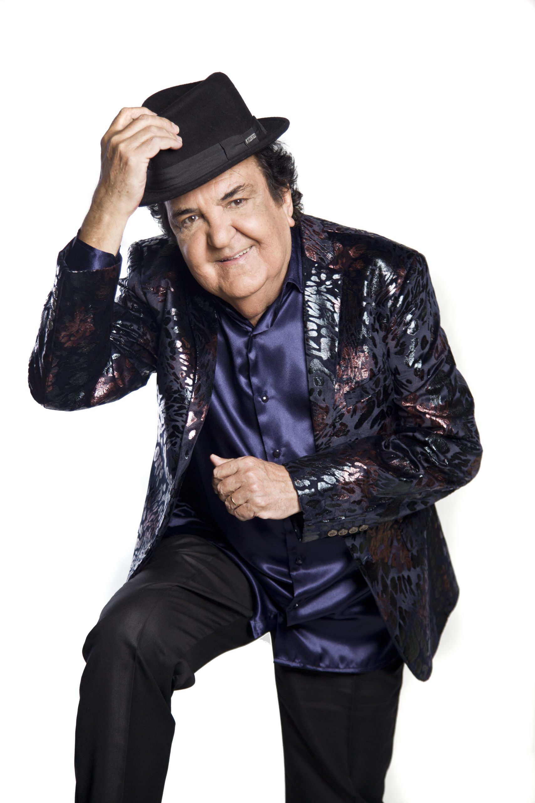 Paulinho Boca de Cantor homenageia Novos Baianos