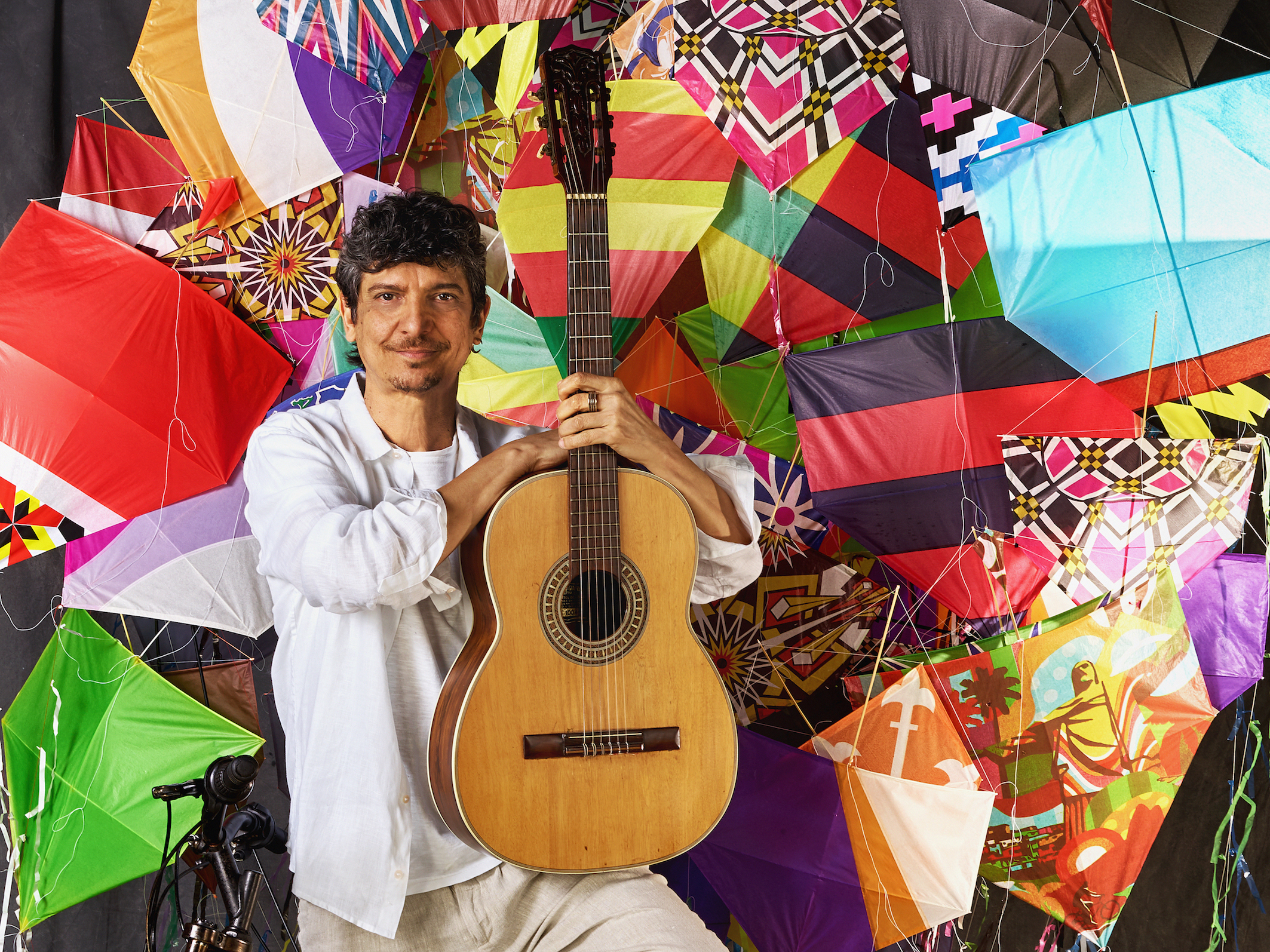 Pedro Luís homenageia Luiz Melodia em show