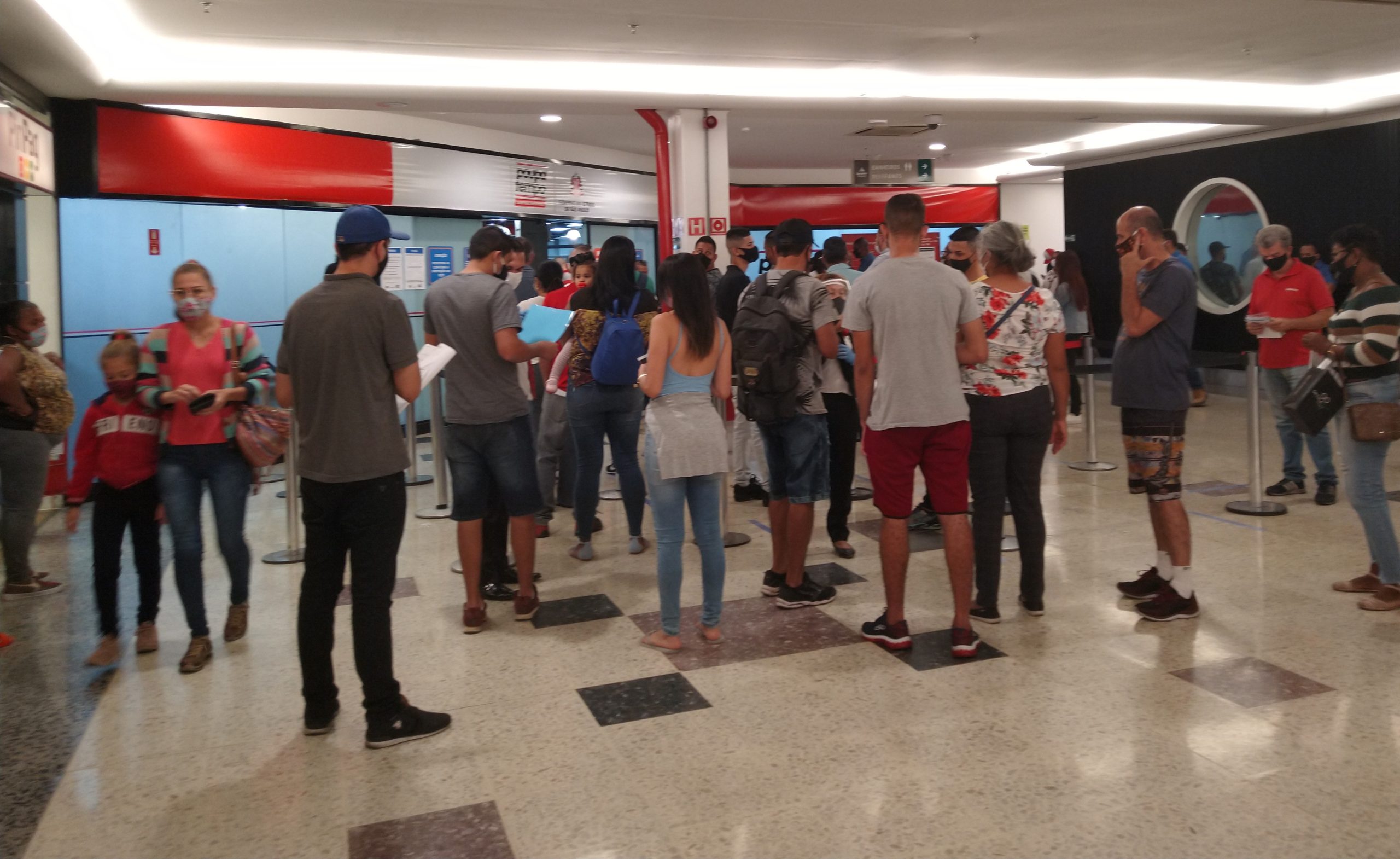 Detran Campinas tem demora e aglomerações