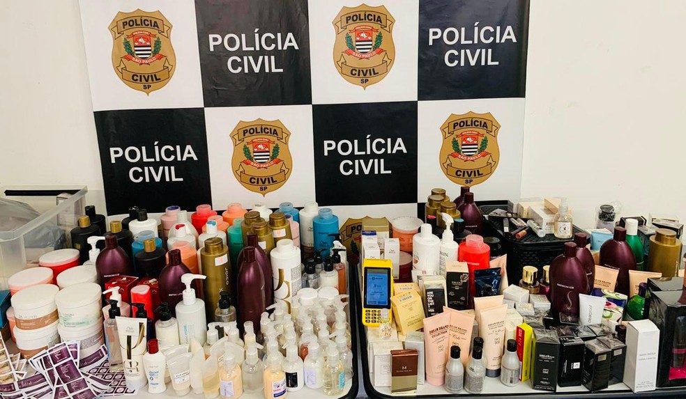 Mulher é presa por falsificação de cosméticos