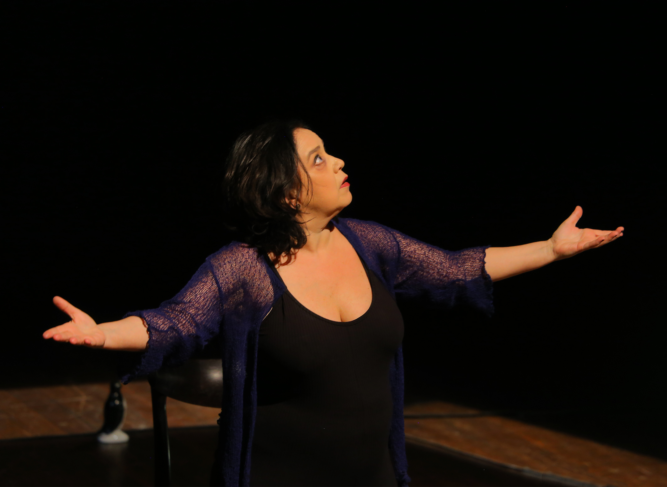 Eliane Costa encena peça inspirada em livro de escritor japonês