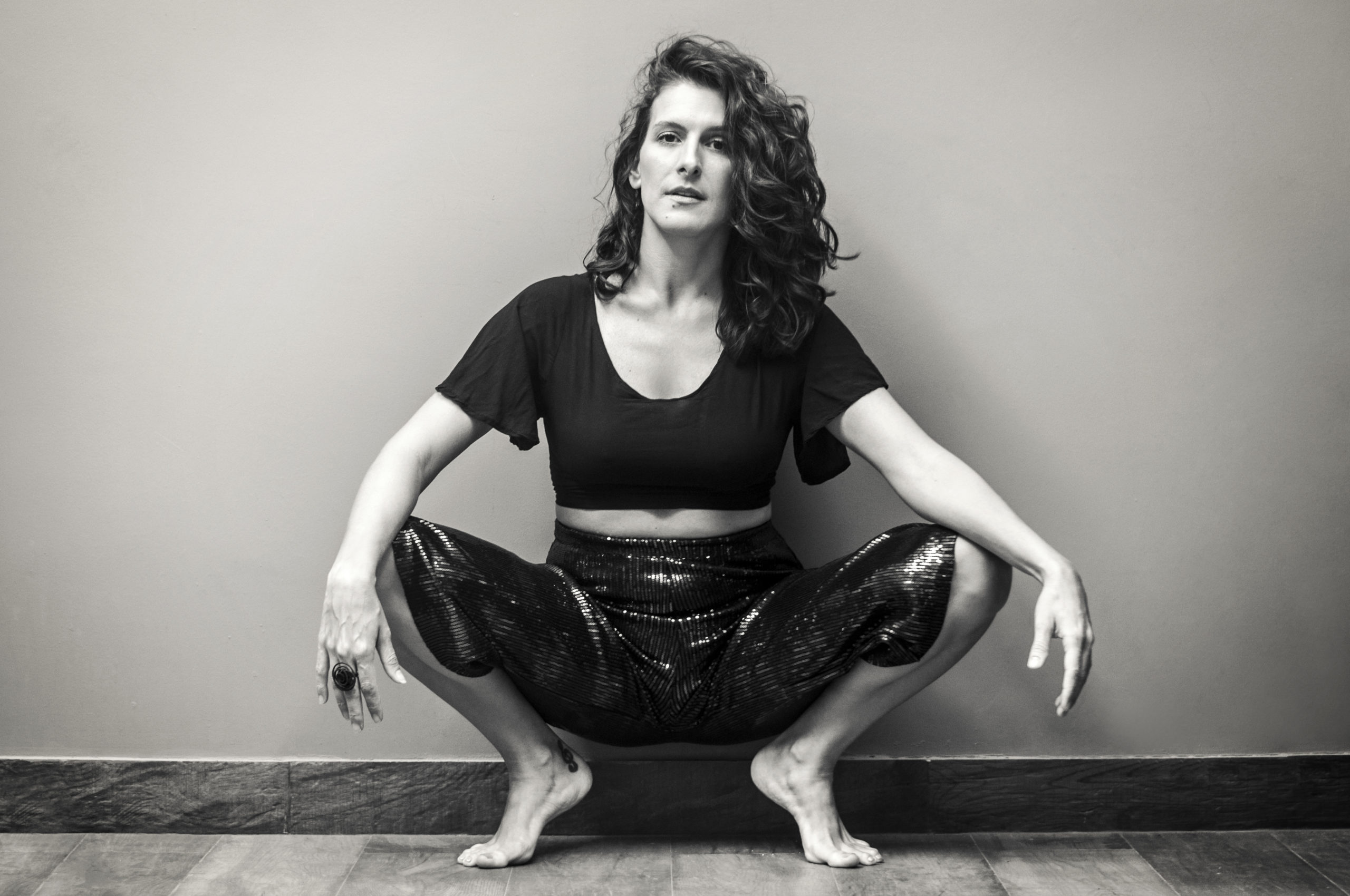 Iara Ferreira apresenta o show “Música Mulher” no Sesc