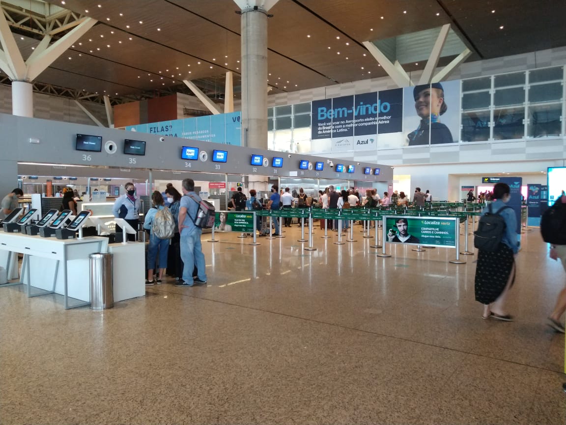 Voo saindo de Viracopos tem rota desviada por falha no painel