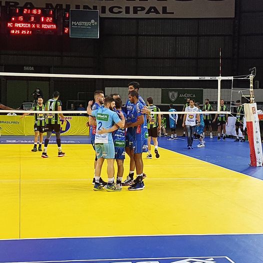 Campinas vence na estreia da Superliga