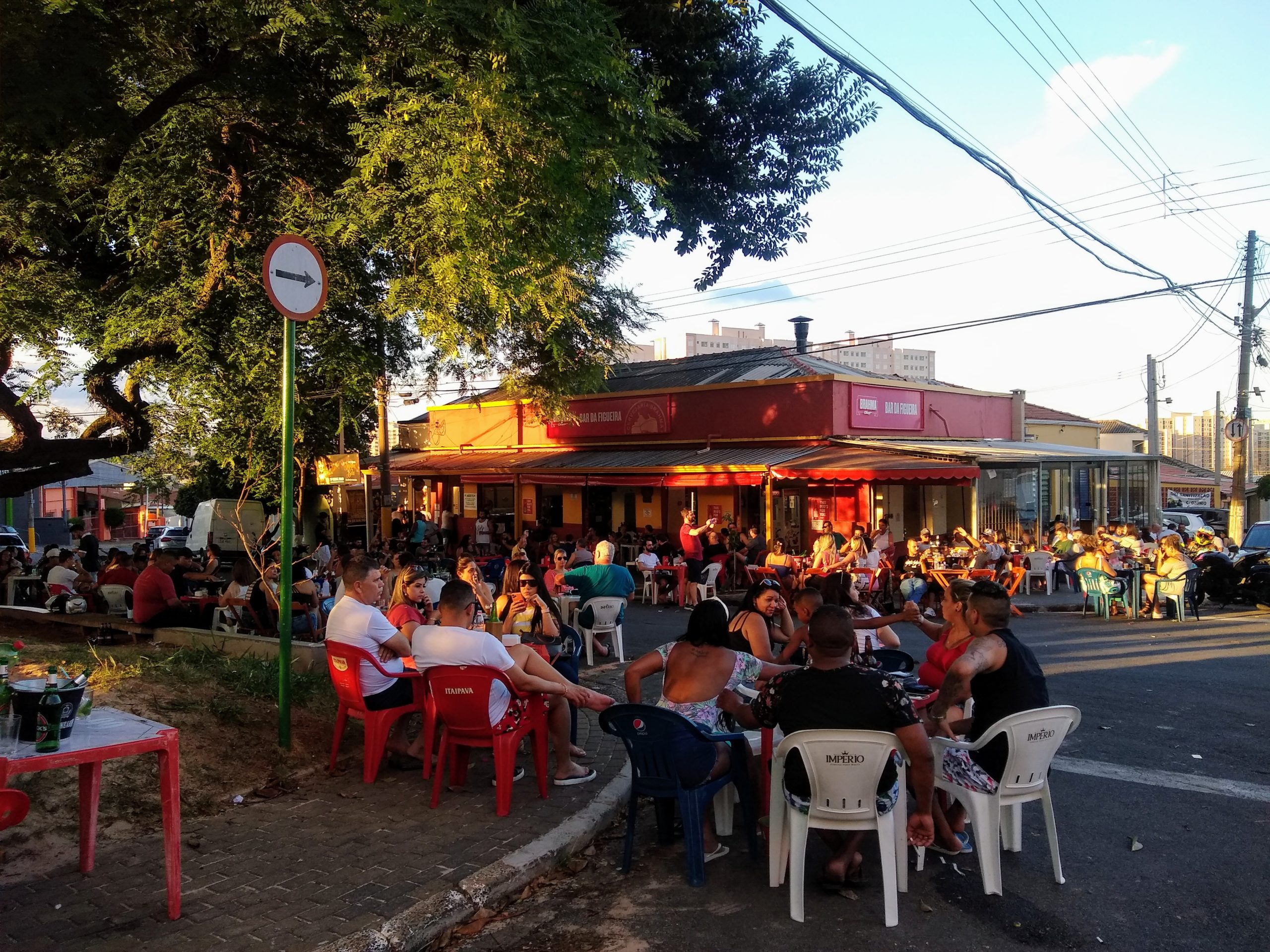 Devisa justifica fase vermelha por falta de proteção