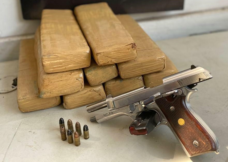 Dois são presos por tráfico de drogas no Bassoli