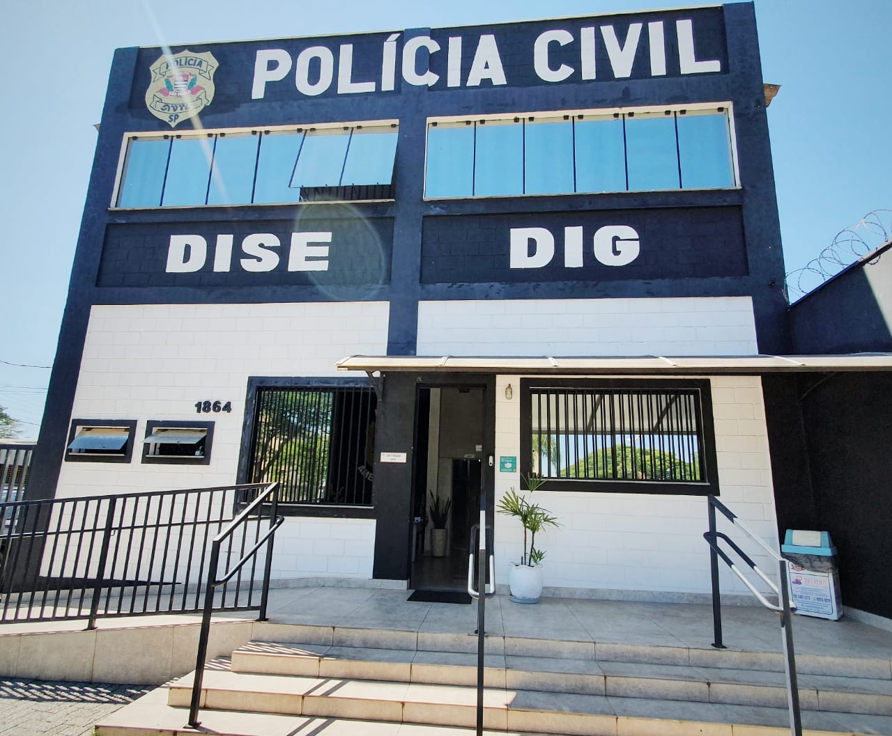 Homem é preso após roubar três vezes a mesma farmácia