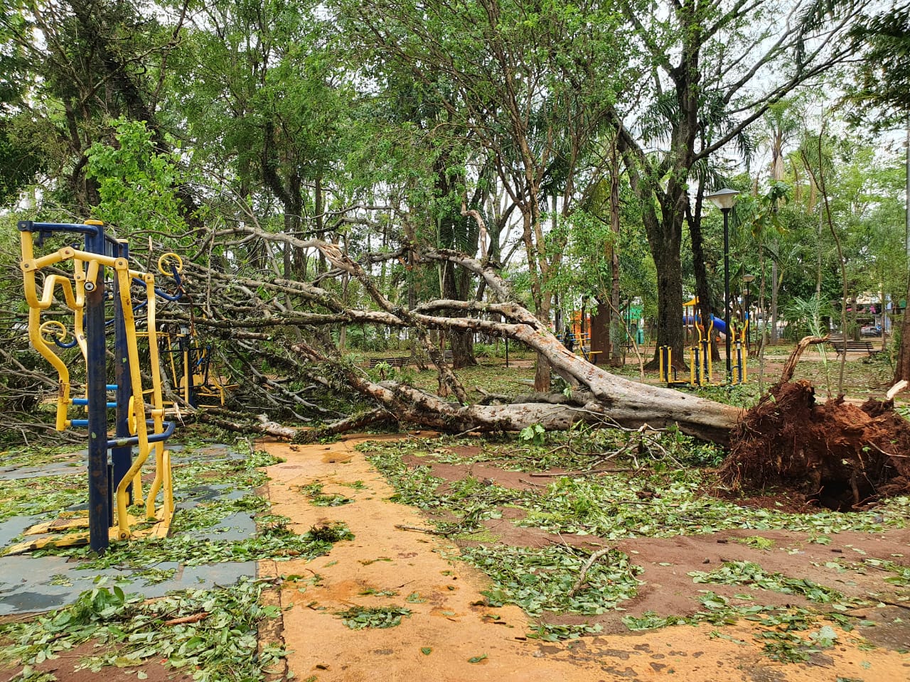 Veja fotos do estrago provocado pela chuva em Capivari