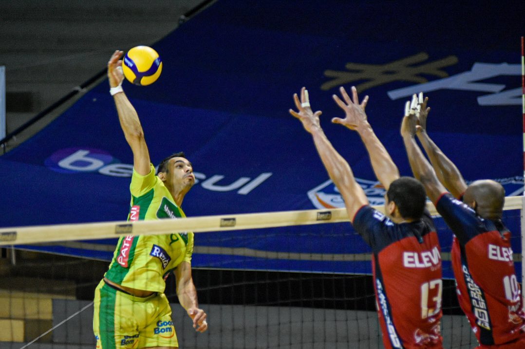 Campinas vence e segue em terceiro na Superliga