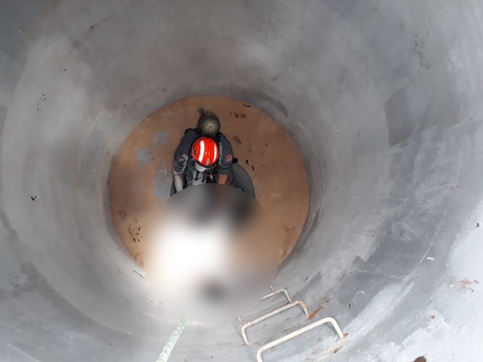 Trabalhador cai desacordado em interior de caixa d’água