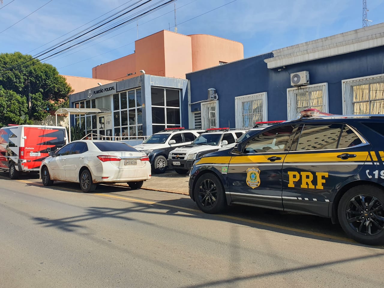 Operação desmonta quadrilha de roubo de cargas