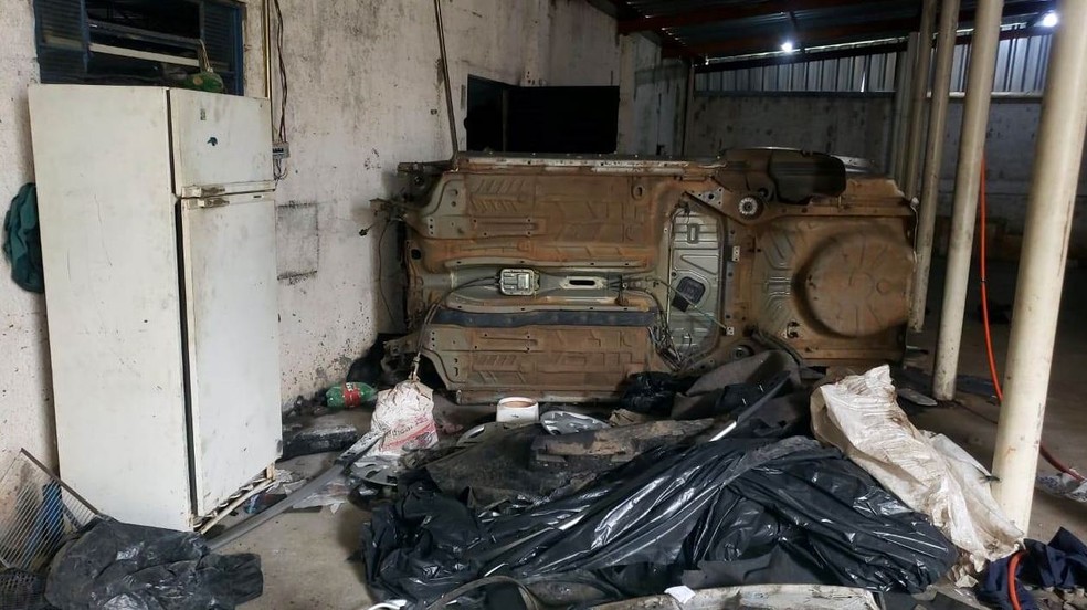 PM prende seis em desmanche no Santa Cândida