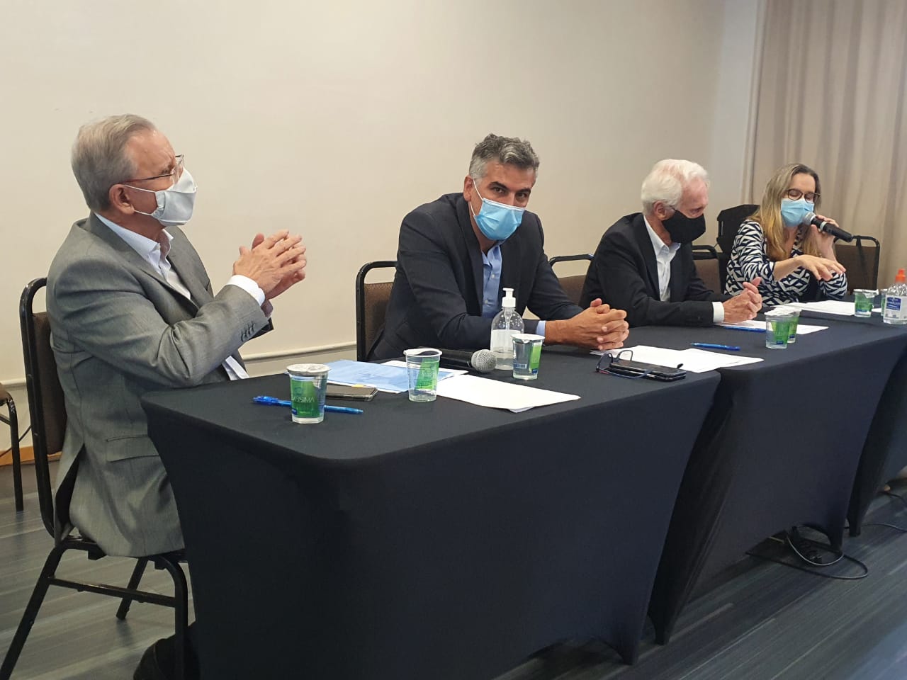 Prefeitos da RMC debatem estratégias para vacinação