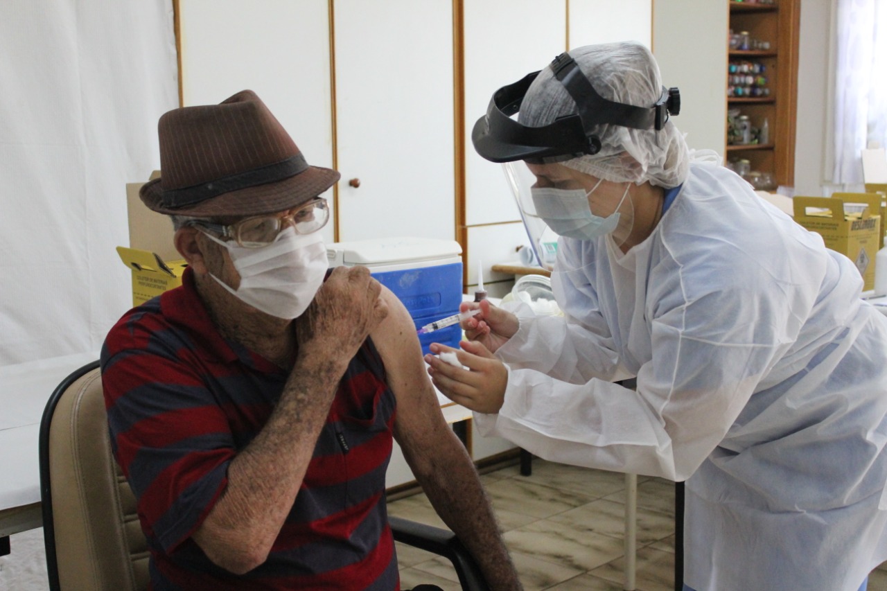 Campinas abre agendamento para dose adicional a idosos acima de 70 anos