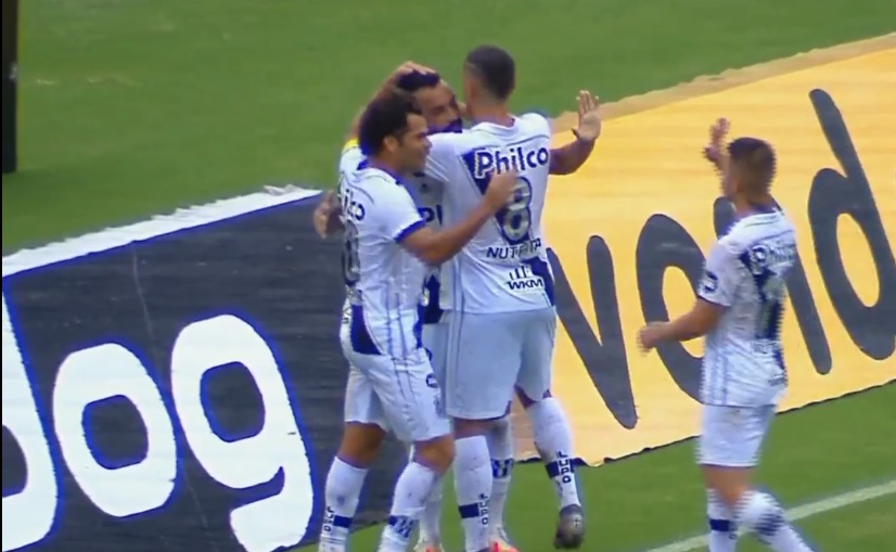 Ponte goleia Figueirense na despedida da Série B