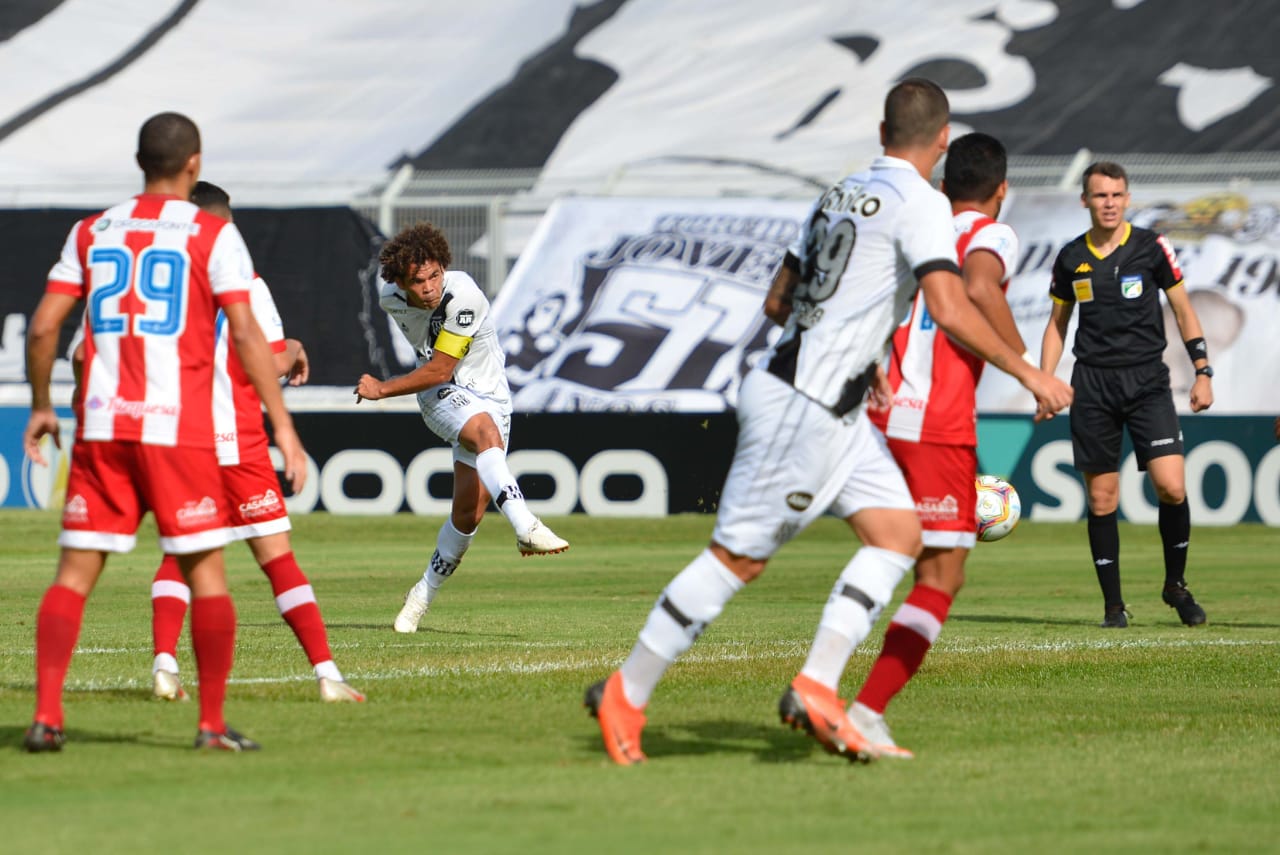 Ponte vence e segue com chance de acesso