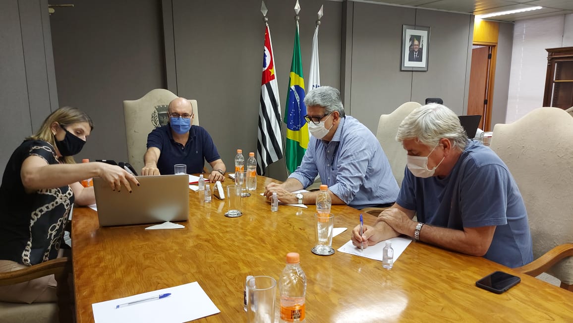 Dário define prioridade de vacinação em Campinas