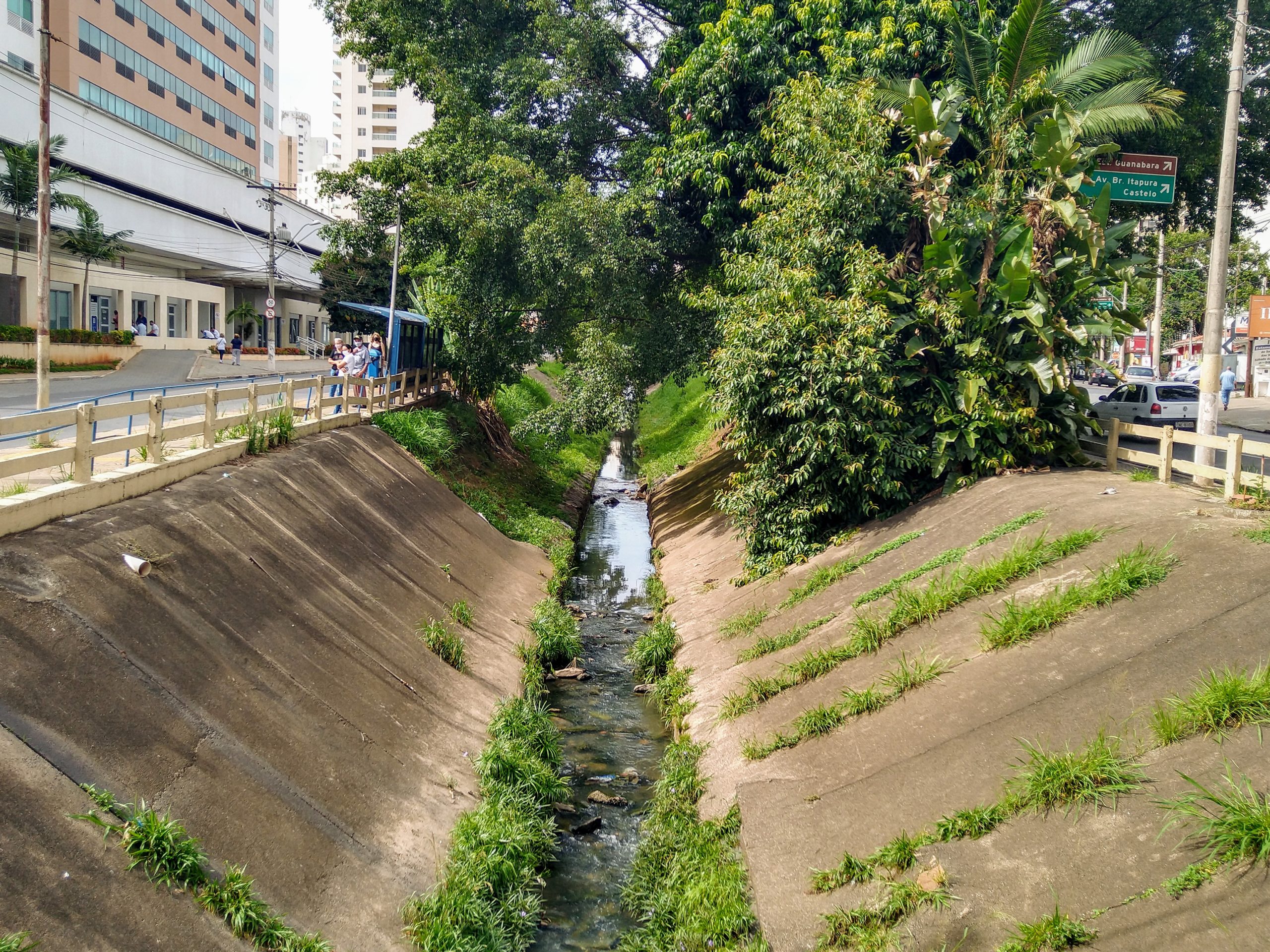 Região do Córrego Serafim continua com riscos de alagamentos