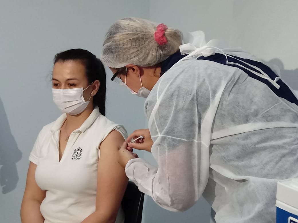 Especialista alerta para medidas de segurança mesmo com vacinação