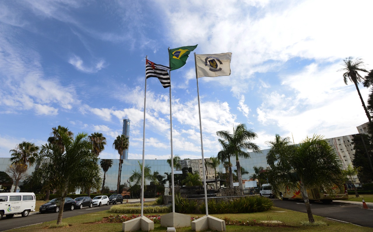 Chuva interrompe atendimento em agências da Sanasa
