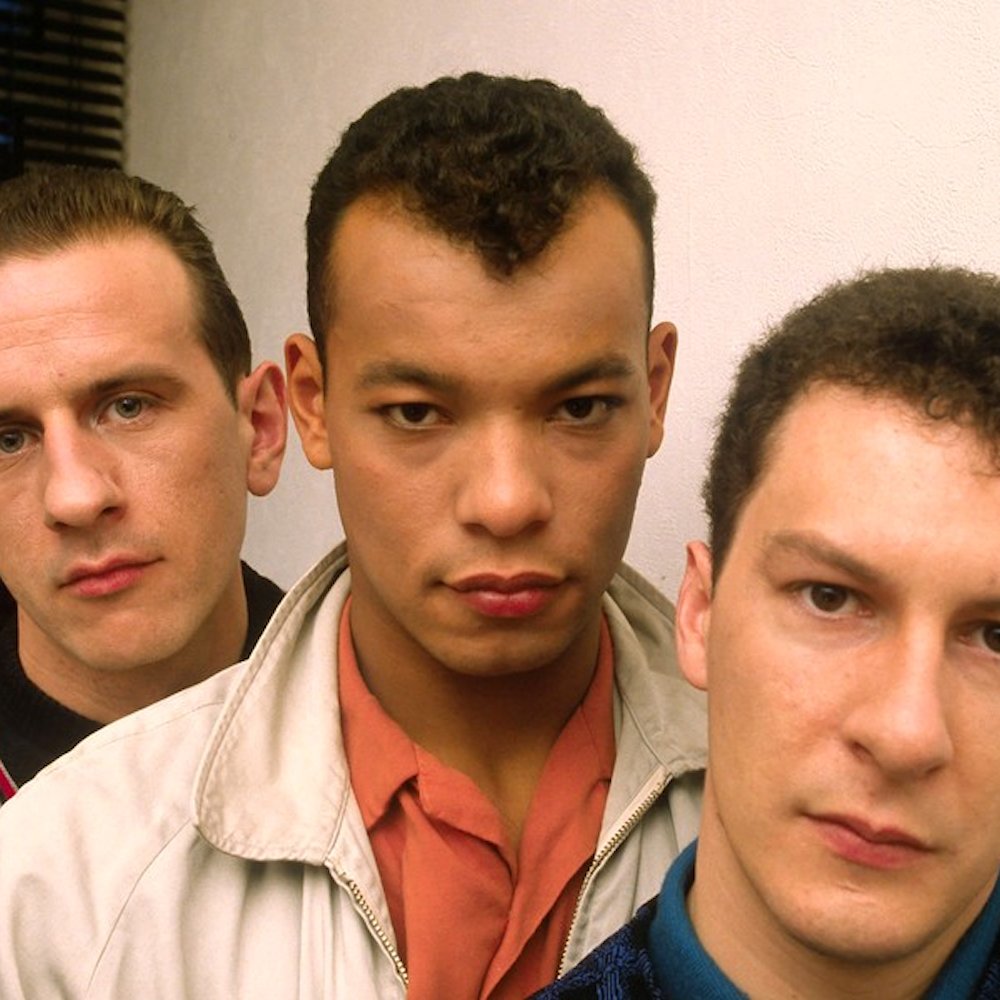 O som pop dos anos 80 do trio  Fine Young Cannibals