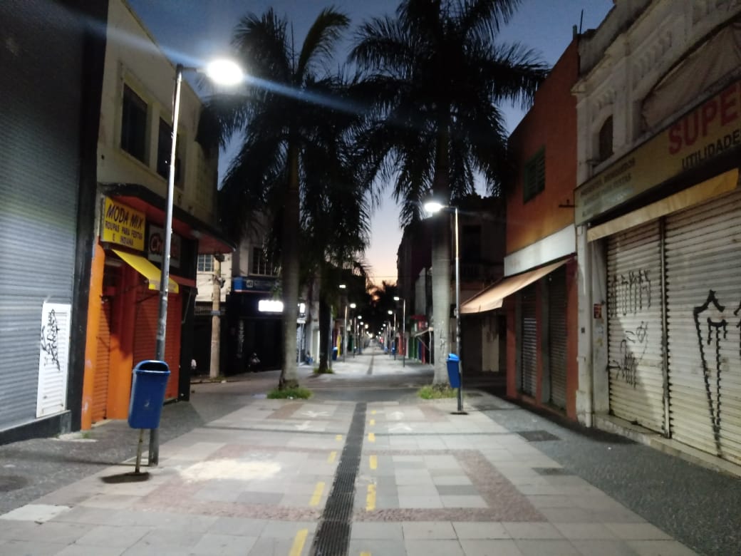 Endurecimento reduz circulação de pessoas no centro de Campinas