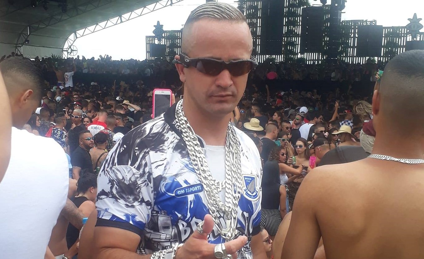 Homem morre atropelado em rodovia enquanto ajudava amiga