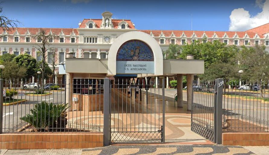 Com casos de Covid, mais duas escolas suspendem aulas