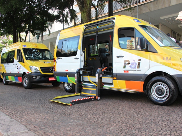 Emdec terá indenizar cadeirante após queda em veículo