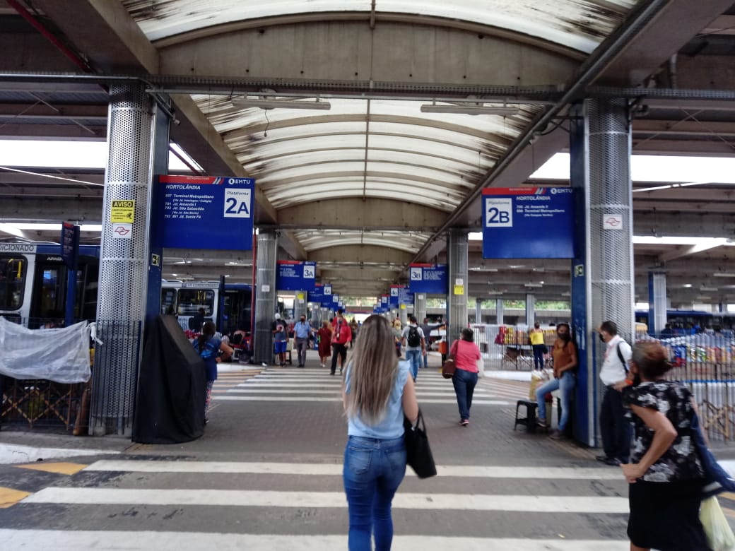 Ônibus chegam a ter 15 anos de idade na RMC; até 10 é o recomendado