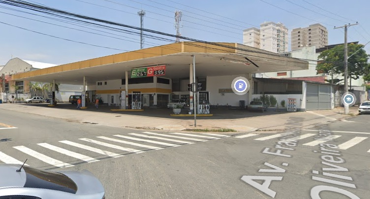 Mulher fica ferida após acidente de carro em Campinas