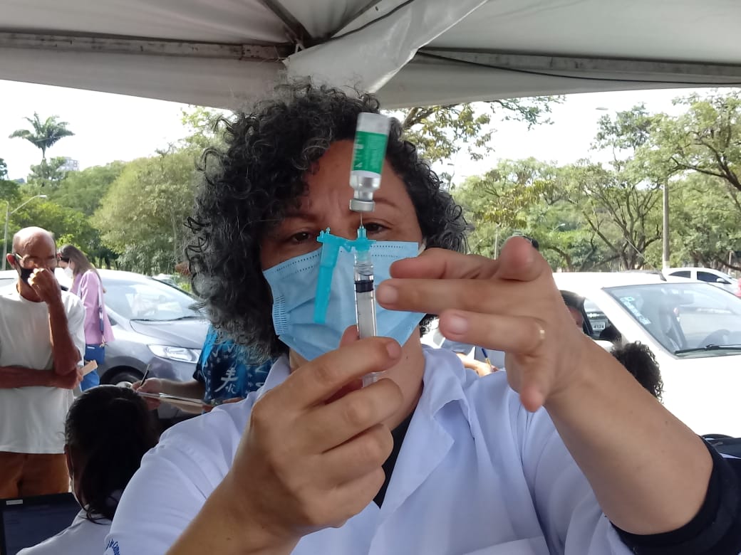 Idosos acima de 70 anos podem agendar vacina em Campinas