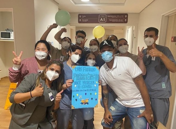 Luis Fabiano tem alta após se recuperar da covid-19