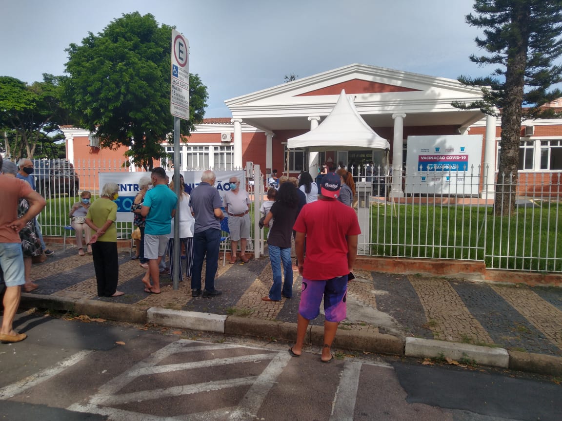 Vacinação contra covid-19 começa em dois novos locais