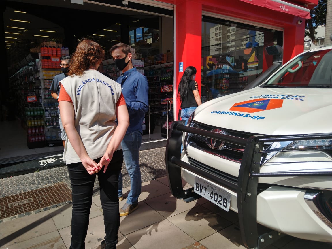 Loja é autuada em fiscalização na 13 de Maio