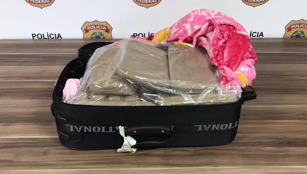 Mulher é presa com 10 kg de drogas em Viracopos