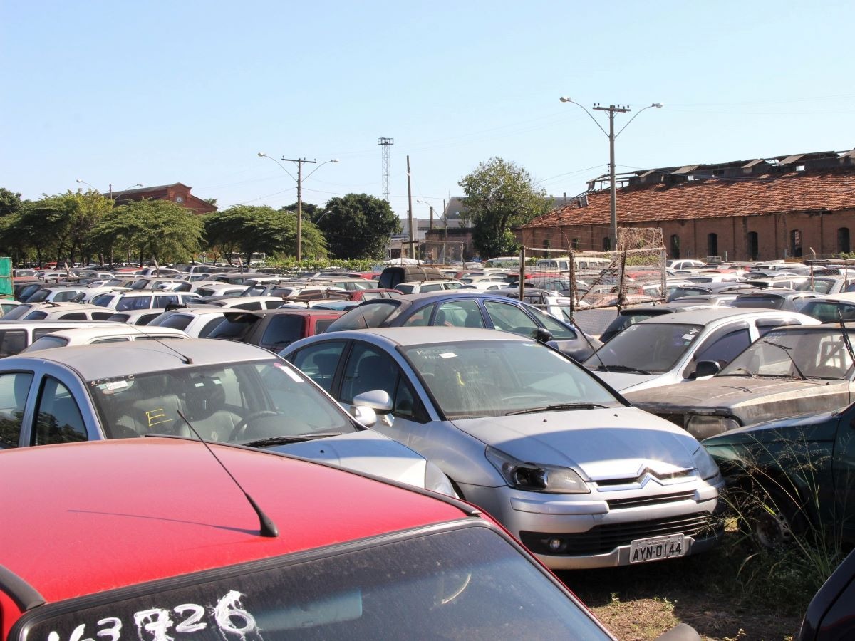Pátio da Emdec terá leilão online de veículos com 439 lotes